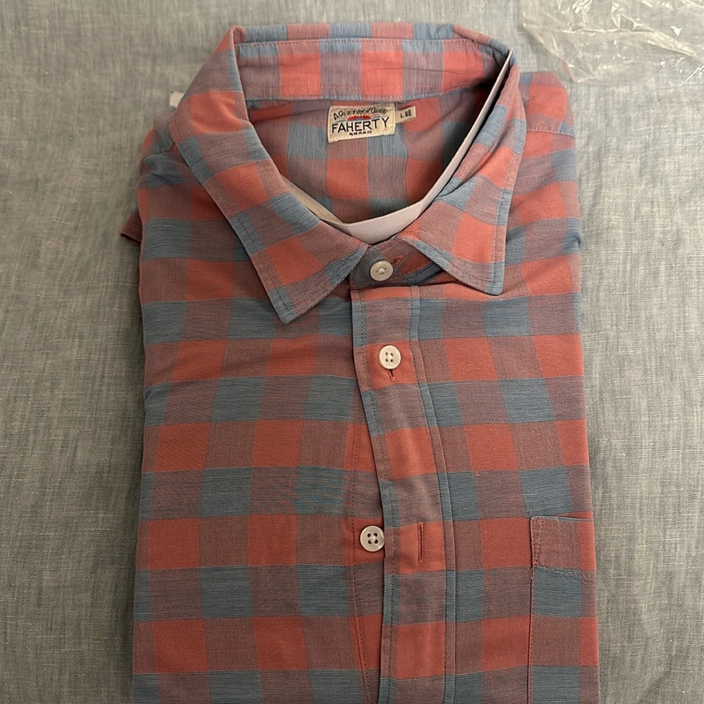 Faherty men’s large button down pink and blue check